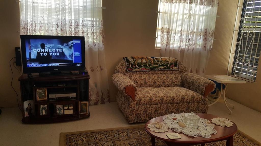 Villa Donamae 2 Story Barbados House Bridgetown Esterno foto