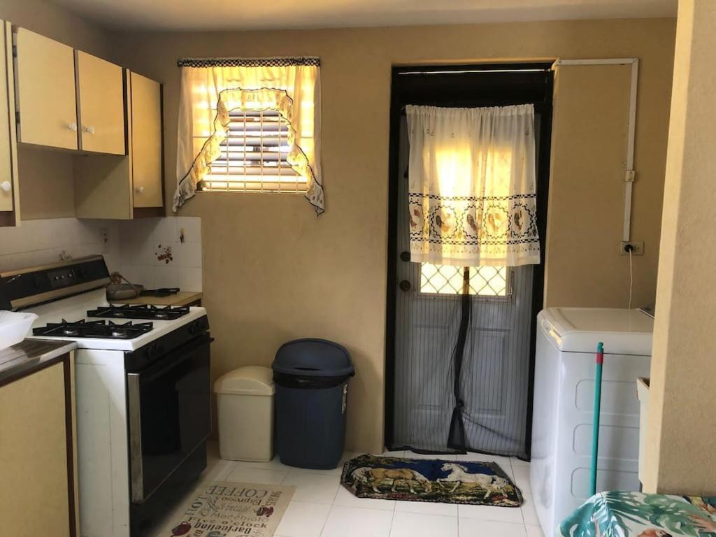 Villa Donamae 2 Story Barbados House Bridgetown Esterno foto
